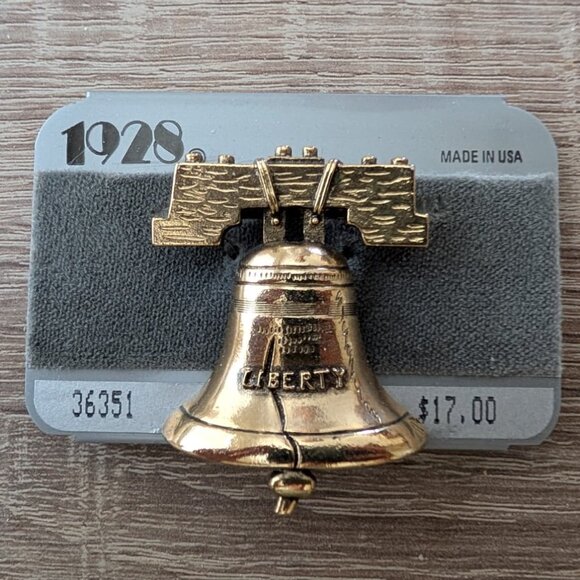 Vintage Liberty Bell pin brooch - New - Made in USA - Picture 1 of 3